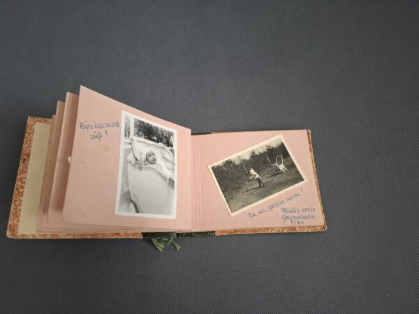 Album s fotografiemi z válečných let - Image 7