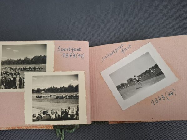 Album s fotografiemi z válečných let - Image 9