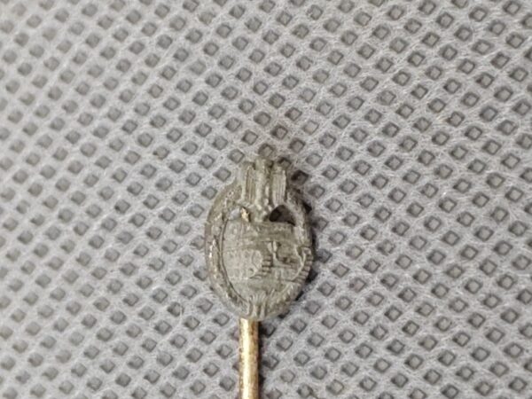 Zinková miniatura Panzerkampfabzeichen
