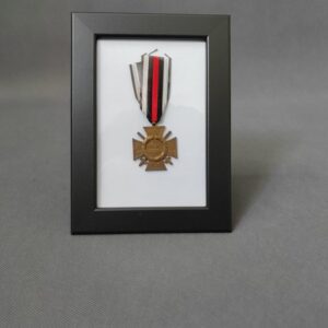 Ehrenkreuz für Frontkämpfer 1914-1918 včetně stuhy, značení a rámečku (č. 1)